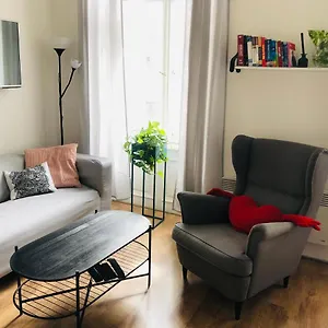 adameva-hostel-prague.praguehotelsweb.com/